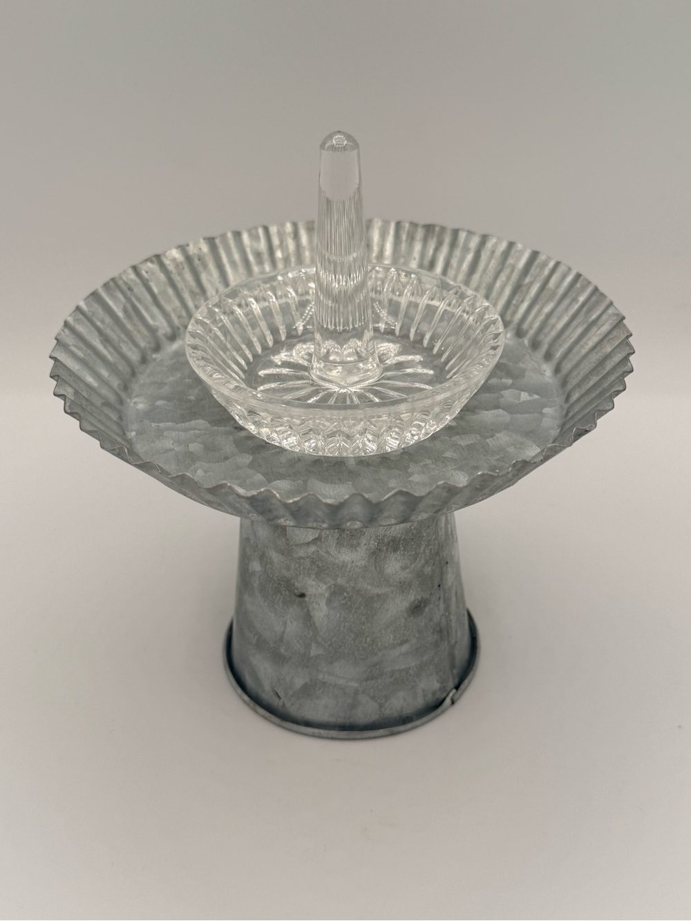 Vintage German cut glass ring holder with fluted design - Picture 3 of 4